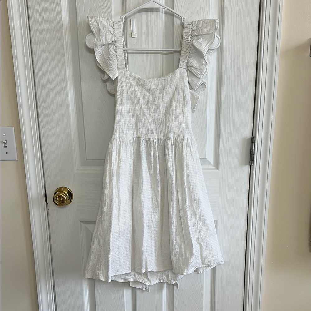 Elegant White Ruffle Wedding Dress